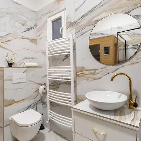 Marvelous Marble Mansion With Sauna Apartamento